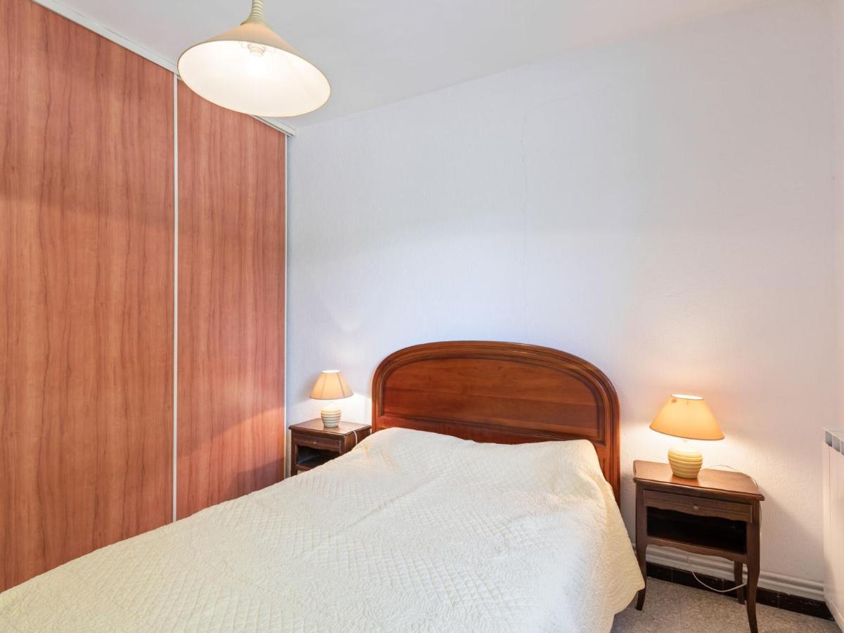 Flat In A Beautiful Building With Pool Leilighet Mèze Eksteriør bilde